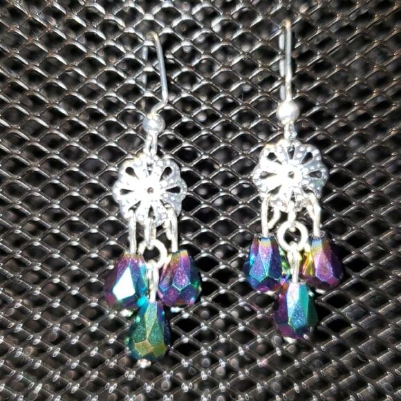 Silver medallion short chandelier earrings - Picture 5 of 6